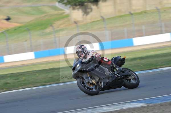 Motorcycle action photographs;Trackday digital images;donington;donington park leicestershire;donington photographs;event digital images;eventdigitalimages;no limits trackday;peter wileman photography;trackday;trackday photos