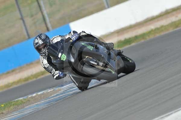Motorcycle action photographs;Trackday digital images;donington;donington park leicestershire;donington photographs;event digital images;eventdigitalimages;no limits trackday;peter wileman photography;trackday;trackday photos