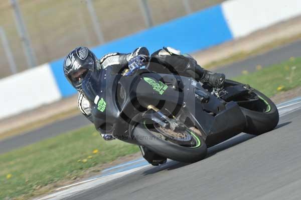 Motorcycle action photographs;Trackday digital images;donington;donington park leicestershire;donington photographs;event digital images;eventdigitalimages;no limits trackday;peter wileman photography;trackday;trackday photos