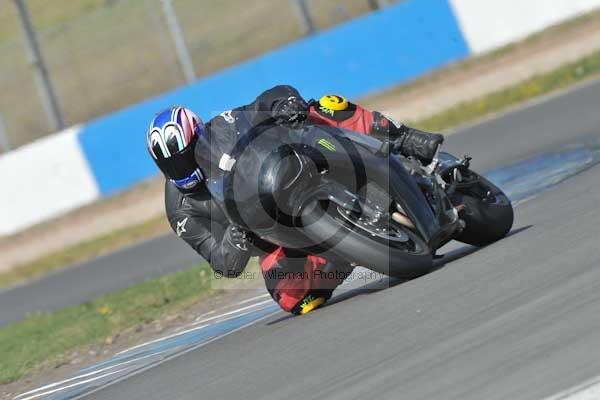 Motorcycle action photographs;Trackday digital images;donington;donington park leicestershire;donington photographs;event digital images;eventdigitalimages;no limits trackday;peter wileman photography;trackday;trackday photos
