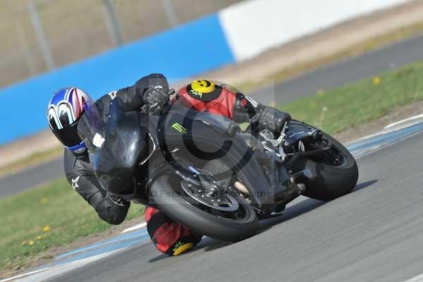 Motorcycle action photographs;Trackday digital images;donington;donington park leicestershire;donington photographs;event digital images;eventdigitalimages;no limits trackday;peter wileman photography;trackday;trackday photos