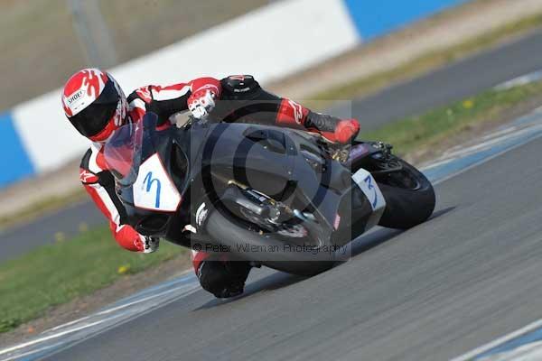 Motorcycle action photographs;Trackday digital images;donington;donington park leicestershire;donington photographs;event digital images;eventdigitalimages;no limits trackday;peter wileman photography;trackday;trackday photos