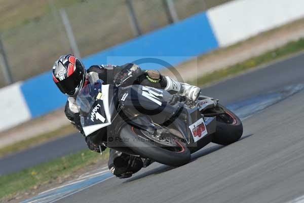 Motorcycle action photographs;Trackday digital images;donington;donington park leicestershire;donington photographs;event digital images;eventdigitalimages;no limits trackday;peter wileman photography;trackday;trackday photos