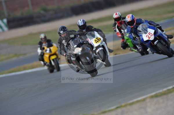 Motorcycle action photographs;Trackday digital images;donington;donington park leicestershire;donington photographs;event digital images;eventdigitalimages;no limits trackday;peter wileman photography;trackday;trackday photos