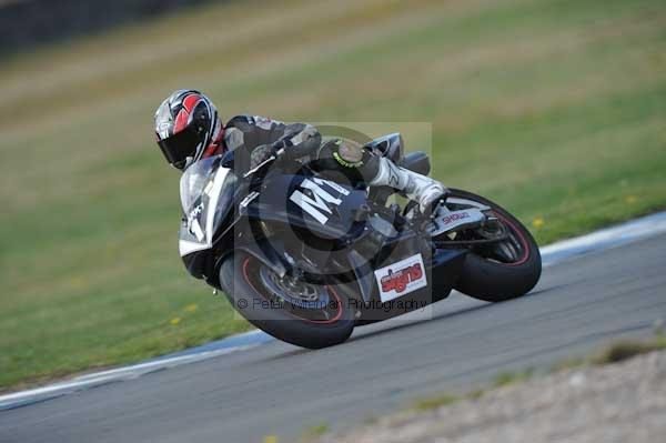 Motorcycle action photographs;Trackday digital images;donington;donington park leicestershire;donington photographs;event digital images;eventdigitalimages;no limits trackday;peter wileman photography;trackday;trackday photos