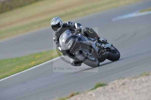 Motorcycle action photographs;Trackday digital images;donington;donington park leicestershire;donington photographs;event digital images;eventdigitalimages;no limits trackday;peter wileman photography;trackday;trackday photos