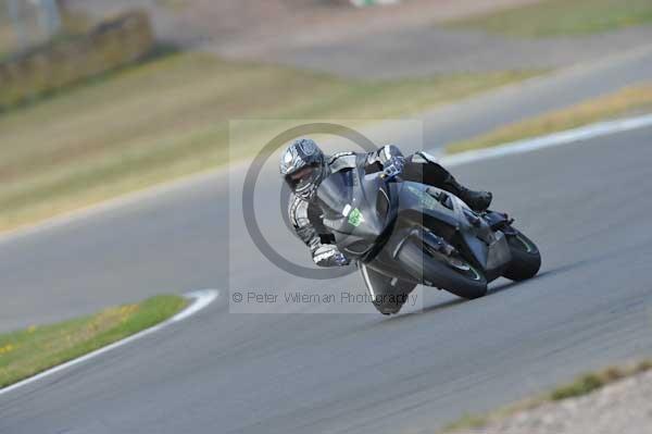 Motorcycle action photographs;Trackday digital images;donington;donington park leicestershire;donington photographs;event digital images;eventdigitalimages;no limits trackday;peter wileman photography;trackday;trackday photos