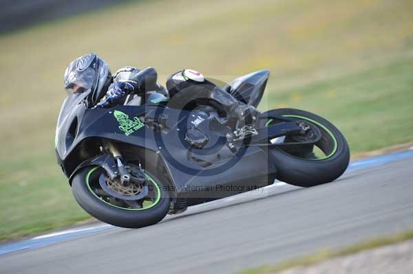 Motorcycle action photographs;Trackday digital images;donington;donington park leicestershire;donington photographs;event digital images;eventdigitalimages;no limits trackday;peter wileman photography;trackday;trackday photos