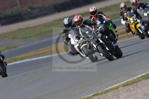 Motorcycle action photographs;Trackday digital images;donington;donington park leicestershire;donington photographs;event digital images;eventdigitalimages;no limits trackday;peter wileman photography;trackday;trackday photos