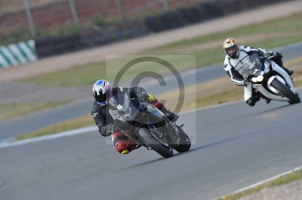 Motorcycle action photographs;Trackday digital images;donington;donington park leicestershire;donington photographs;event digital images;eventdigitalimages;no limits trackday;peter wileman photography;trackday;trackday photos