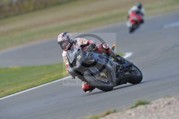 Motorcycle action photographs;Trackday digital images;donington;donington park leicestershire;donington photographs;event digital images;eventdigitalimages;no limits trackday;peter wileman photography;trackday;trackday photos