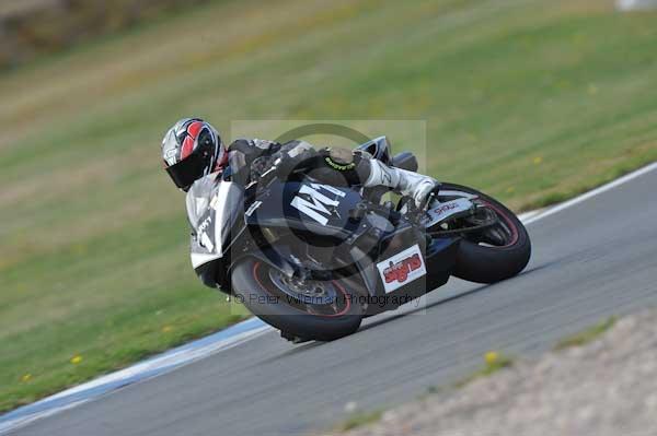 Motorcycle action photographs;Trackday digital images;donington;donington park leicestershire;donington photographs;event digital images;eventdigitalimages;no limits trackday;peter wileman photography;trackday;trackday photos