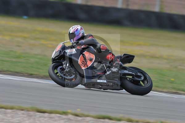 Motorcycle action photographs;Trackday digital images;donington;donington park leicestershire;donington photographs;event digital images;eventdigitalimages;no limits trackday;peter wileman photography;trackday;trackday photos