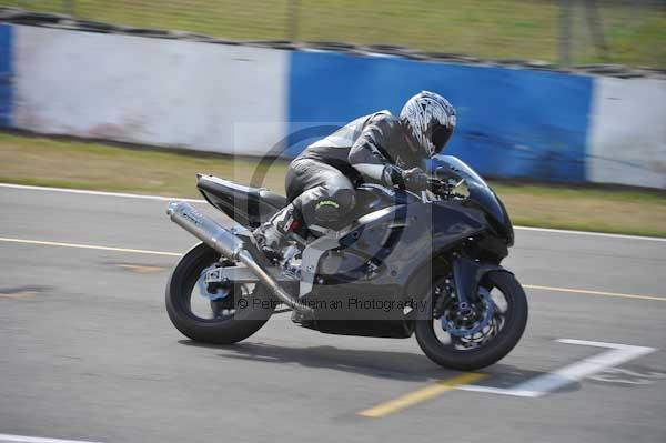 Motorcycle action photographs;Trackday digital images;donington;donington park leicestershire;donington photographs;event digital images;eventdigitalimages;no limits trackday;peter wileman photography;trackday;trackday photos