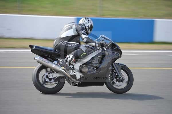 Motorcycle action photographs;Trackday digital images;donington;donington park leicestershire;donington photographs;event digital images;eventdigitalimages;no limits trackday;peter wileman photography;trackday;trackday photos