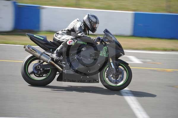 Motorcycle action photographs;Trackday digital images;donington;donington park leicestershire;donington photographs;event digital images;eventdigitalimages;no limits trackday;peter wileman photography;trackday;trackday photos