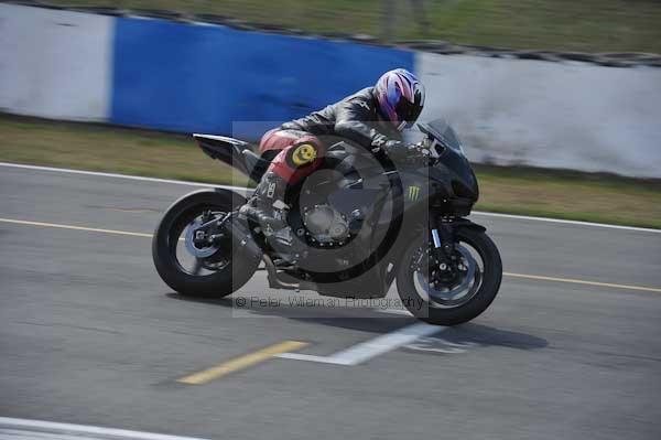 Motorcycle action photographs;Trackday digital images;donington;donington park leicestershire;donington photographs;event digital images;eventdigitalimages;no limits trackday;peter wileman photography;trackday;trackday photos