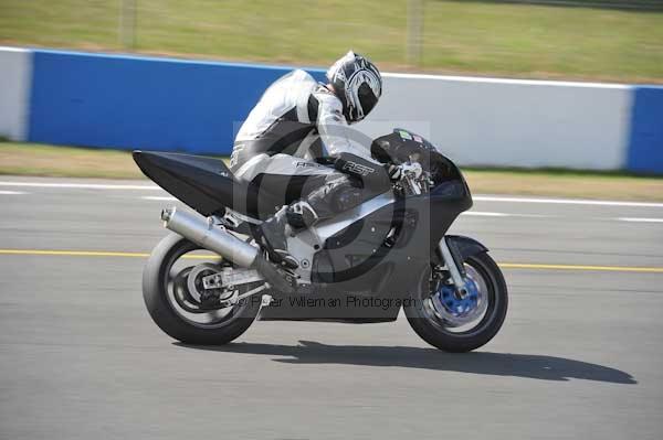 Motorcycle action photographs;Trackday digital images;donington;donington park leicestershire;donington photographs;event digital images;eventdigitalimages;no limits trackday;peter wileman photography;trackday;trackday photos
