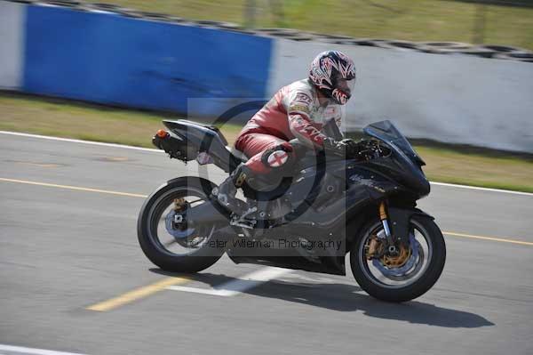 Motorcycle action photographs;Trackday digital images;donington;donington park leicestershire;donington photographs;event digital images;eventdigitalimages;no limits trackday;peter wileman photography;trackday;trackday photos
