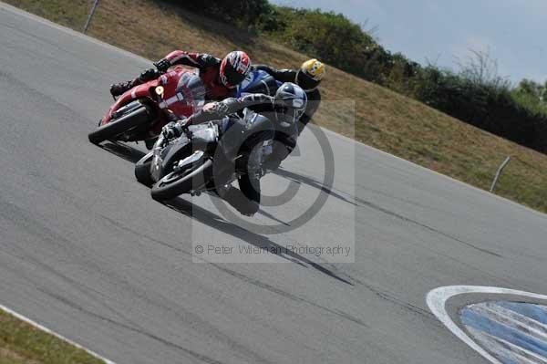 Motorcycle action photographs;Trackday digital images;donington;donington park leicestershire;donington photographs;event digital images;eventdigitalimages;no limits trackday;peter wileman photography;trackday;trackday photos