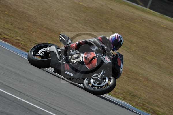 Motorcycle action photographs;Trackday digital images;donington;donington park leicestershire;donington photographs;event digital images;eventdigitalimages;no limits trackday;peter wileman photography;trackday;trackday photos