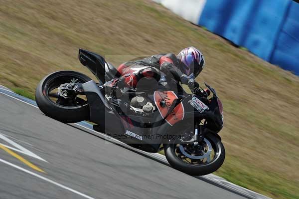 Motorcycle action photographs;Trackday digital images;donington;donington park leicestershire;donington photographs;event digital images;eventdigitalimages;no limits trackday;peter wileman photography;trackday;trackday photos