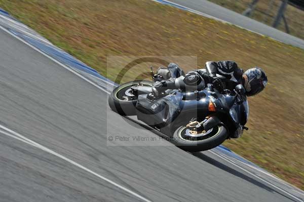 Motorcycle action photographs;Trackday digital images;donington;donington park leicestershire;donington photographs;event digital images;eventdigitalimages;no limits trackday;peter wileman photography;trackday;trackday photos
