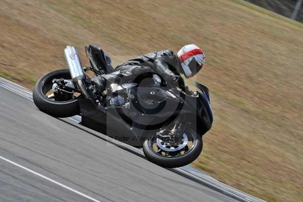 Motorcycle action photographs;Trackday digital images;donington;donington park leicestershire;donington photographs;event digital images;eventdigitalimages;no limits trackday;peter wileman photography;trackday;trackday photos