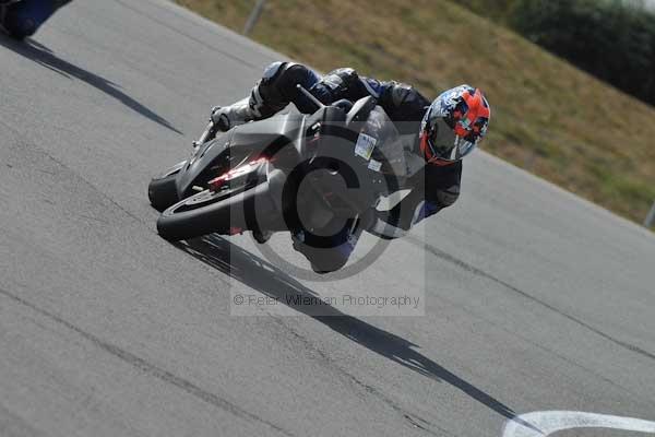 Motorcycle action photographs;Trackday digital images;donington;donington park leicestershire;donington photographs;event digital images;eventdigitalimages;no limits trackday;peter wileman photography;trackday;trackday photos