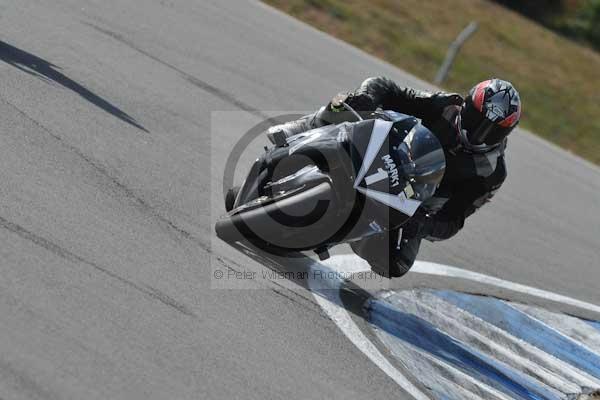 Motorcycle action photographs;Trackday digital images;donington;donington park leicestershire;donington photographs;event digital images;eventdigitalimages;no limits trackday;peter wileman photography;trackday;trackday photos