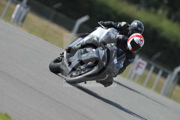 Motorcycle action photographs;Trackday digital images;donington;donington park leicestershire;donington photographs;event digital images;eventdigitalimages;no limits trackday;peter wileman photography;trackday;trackday photos