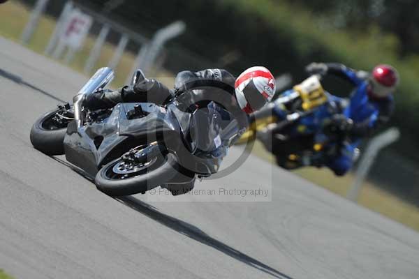 Motorcycle action photographs;Trackday digital images;donington;donington park leicestershire;donington photographs;event digital images;eventdigitalimages;no limits trackday;peter wileman photography;trackday;trackday photos