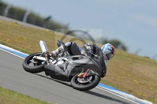 Motorcycle action photographs;Trackday digital images;donington;donington park leicestershire;donington photographs;event digital images;eventdigitalimages;no limits trackday;peter wileman photography;trackday;trackday photos