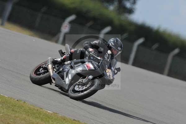 Motorcycle action photographs;Trackday digital images;donington;donington park leicestershire;donington photographs;event digital images;eventdigitalimages;no limits trackday;peter wileman photography;trackday;trackday photos