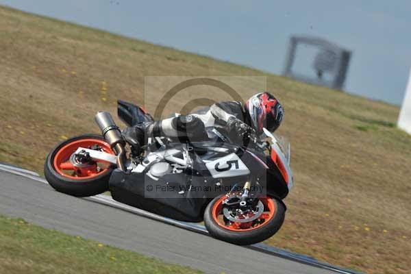 Motorcycle action photographs;Trackday digital images;donington;donington park leicestershire;donington photographs;event digital images;eventdigitalimages;no limits trackday;peter wileman photography;trackday;trackday photos