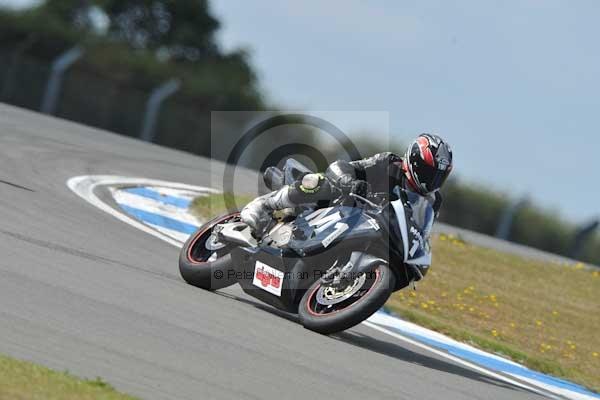 Motorcycle action photographs;Trackday digital images;donington;donington park leicestershire;donington photographs;event digital images;eventdigitalimages;no limits trackday;peter wileman photography;trackday;trackday photos