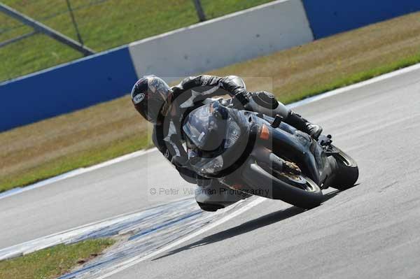 Motorcycle action photographs;Trackday digital images;donington;donington park leicestershire;donington photographs;event digital images;eventdigitalimages;no limits trackday;peter wileman photography;trackday;trackday photos