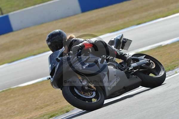 Motorcycle action photographs;Trackday digital images;donington;donington park leicestershire;donington photographs;event digital images;eventdigitalimages;no limits trackday;peter wileman photography;trackday;trackday photos