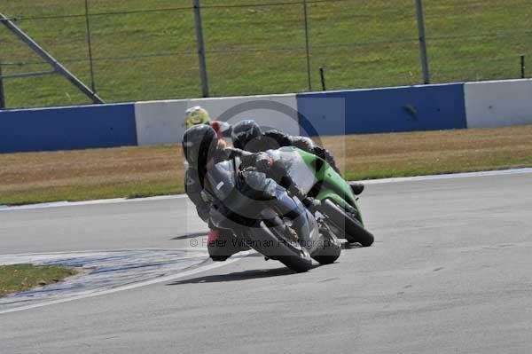 Motorcycle action photographs;Trackday digital images;donington;donington park leicestershire;donington photographs;event digital images;eventdigitalimages;no limits trackday;peter wileman photography;trackday;trackday photos