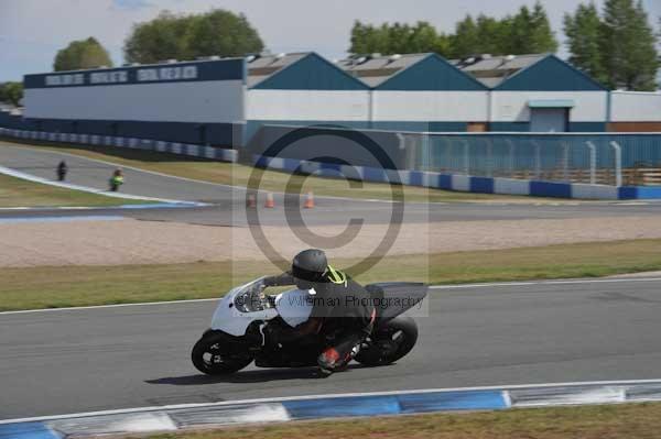 Motorcycle action photographs;Trackday digital images;donington;donington park leicestershire;donington photographs;event digital images;eventdigitalimages;no limits trackday;peter wileman photography;trackday;trackday photos