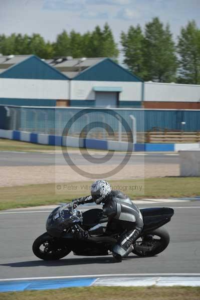 Motorcycle action photographs;Trackday digital images;donington;donington park leicestershire;donington photographs;event digital images;eventdigitalimages;no limits trackday;peter wileman photography;trackday;trackday photos