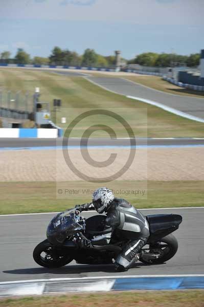 Motorcycle action photographs;Trackday digital images;donington;donington park leicestershire;donington photographs;event digital images;eventdigitalimages;no limits trackday;peter wileman photography;trackday;trackday photos
