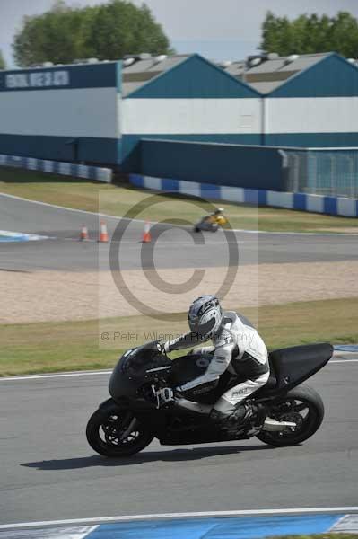 Motorcycle action photographs;Trackday digital images;donington;donington park leicestershire;donington photographs;event digital images;eventdigitalimages;no limits trackday;peter wileman photography;trackday;trackday photos