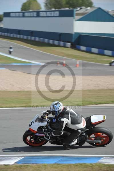 Motorcycle action photographs;Trackday digital images;donington;donington park leicestershire;donington photographs;event digital images;eventdigitalimages;no limits trackday;peter wileman photography;trackday;trackday photos