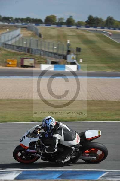 Motorcycle action photographs;Trackday digital images;donington;donington park leicestershire;donington photographs;event digital images;eventdigitalimages;no limits trackday;peter wileman photography;trackday;trackday photos