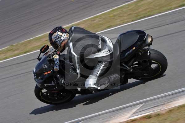 Motorcycle action photographs;Trackday digital images;donington;donington park leicestershire;donington photographs;event digital images;eventdigitalimages;no limits trackday;peter wileman photography;trackday;trackday photos