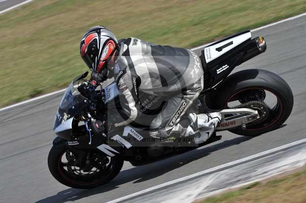 Motorcycle action photographs;Trackday digital images;donington;donington park leicestershire;donington photographs;event digital images;eventdigitalimages;no limits trackday;peter wileman photography;trackday;trackday photos