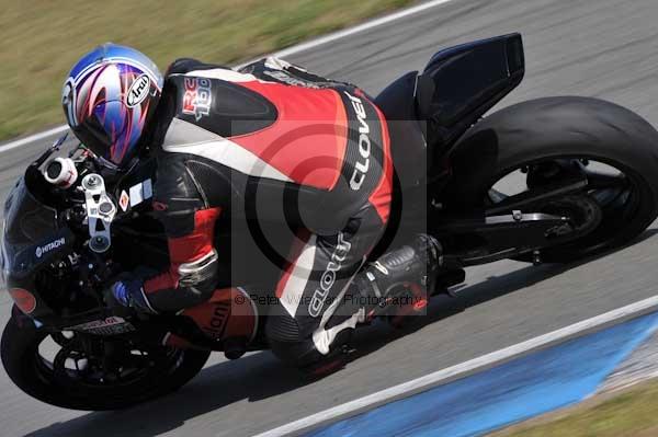 Motorcycle action photographs;Trackday digital images;donington;donington park leicestershire;donington photographs;event digital images;eventdigitalimages;no limits trackday;peter wileman photography;trackday;trackday photos