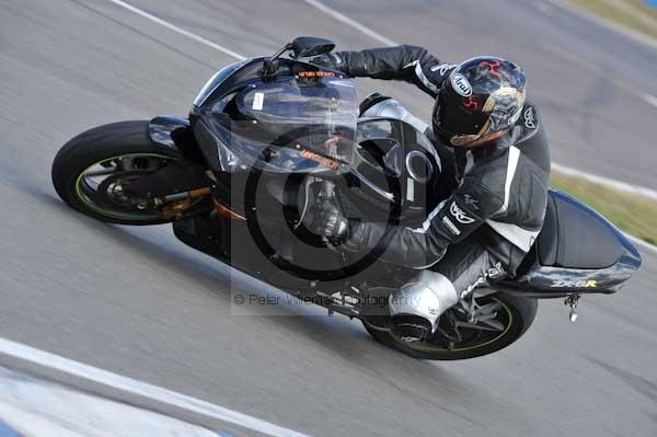 Motorcycle action photographs;Trackday digital images;donington;donington park leicestershire;donington photographs;event digital images;eventdigitalimages;no limits trackday;peter wileman photography;trackday;trackday photos