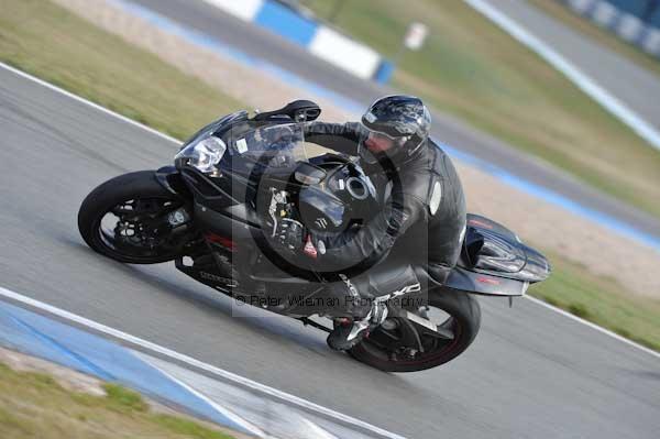 Motorcycle action photographs;Trackday digital images;donington;donington park leicestershire;donington photographs;event digital images;eventdigitalimages;no limits trackday;peter wileman photography;trackday;trackday photos
